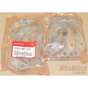 22535MCT325  Σιαγώνες Φυγοκεντρικού Honda FJS-600 Silverwing